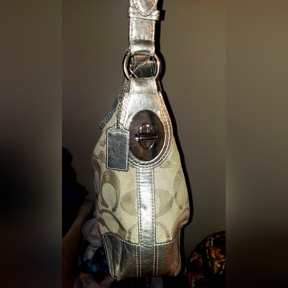 Coach Peyton  Gray and Silver Shoulder Bag - Picture 3 of 9